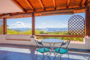 VILLA A SCHIERA A OLBIA