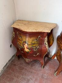 Comodino bombato in stile Luigi XV