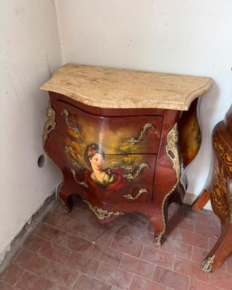 Comodino bombato in stile Luigi XV