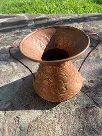 Anfora in rame decorato