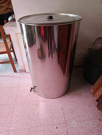 contenitore in acciaio 