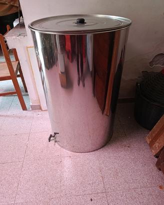 contenitore in acciaio 