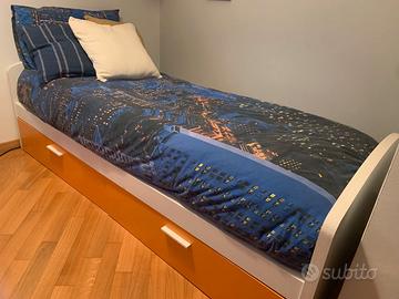 Letto singolo con cassettoni