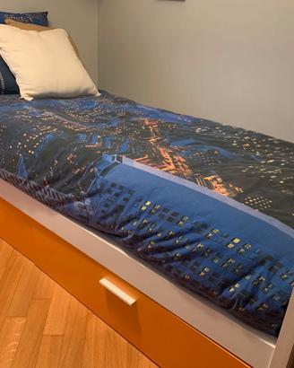 Letto singolo con cassettoni