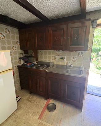 Blocco Cucina Lineare in Legno Massello