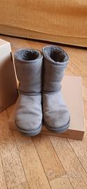 UGG CLASSIC SHORT GREY