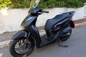 Honda sh 125 abs sport 2024 in garanzia