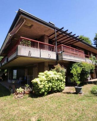 Immobile in asta di 255 m² con 4 locali e box auto