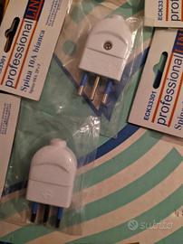 Spina 10a 2P+T bianca