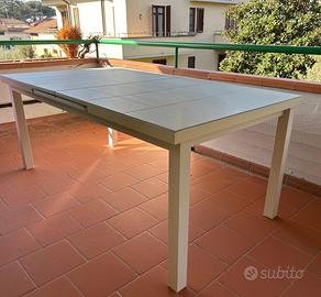 Tavolo da esterno con prolunga