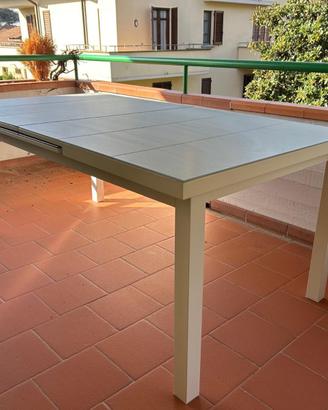 Tavolo da esterno con prolunga