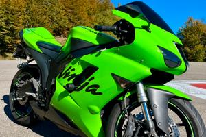 Kawasaki ninja zx6r depo AKRAPOVIC