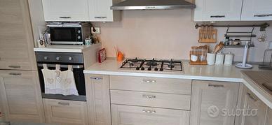 cucina completa di elettrodomestici 5ml