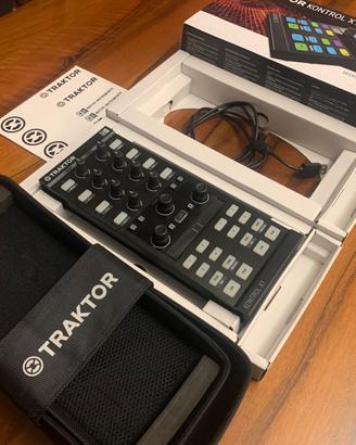 Console TRAKTOR X1 mk2