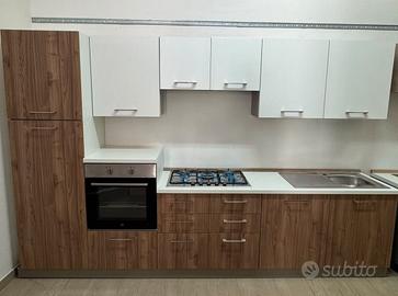CUCINA MODERNA ROVERE / BIANCO OPACO