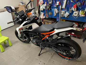 KTM Duke 125