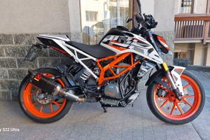 Duke 390 2017 super accessoriata Akrapovič

