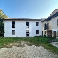 CASA SEMINDIPENDENTE A GRANA