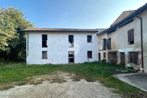 CASA SEMINDIPENDENTE A GRANA