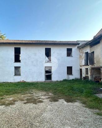 CASA SEMINDIPENDENTE A GRANA