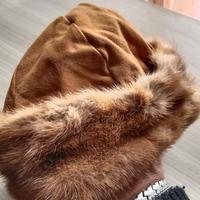 Cappello da donna con pelliccia in stile russo