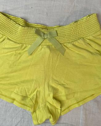 Pantaloni corti da bambina taglia 10-11 y Benetton