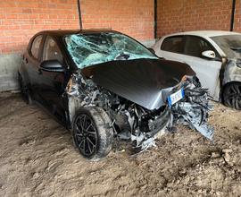 Toyota Yaris 1.0 BENZINA 2022 38MILA KM INCIDENTAT