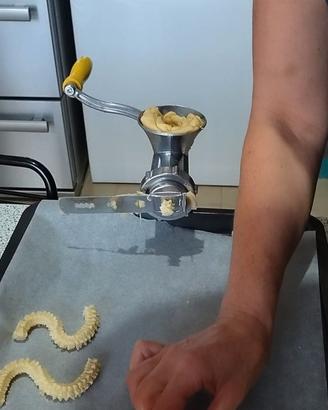 macchina manuale per biscotti e insaccati di Luisa