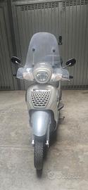 Scarabeo 200