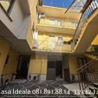 S.Antimo Intero Stabile di 4 App.ti zona centrale