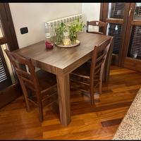 Tavolo allungabile con sedie