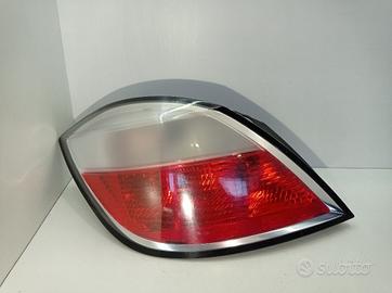 STOP FANALE POSTERIORE SINISTRO OPEL Astra H Berli
