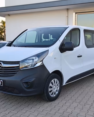 OPEL VIVARO 9 POSTI PASSO LUNGO + GANCIO