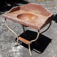 Lavabo antico in graniglia con base