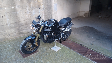 Triumh speed triple 1050