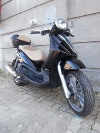 Piaggio Beverly Cruiser 500 passaggio incluso.