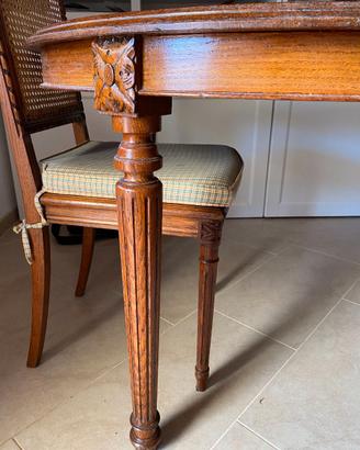 tavolo e 6 sedie in legno