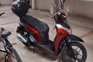 SH 125 del 2018 con soli 18000 KM