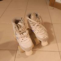 Pattini a rotelle n.32