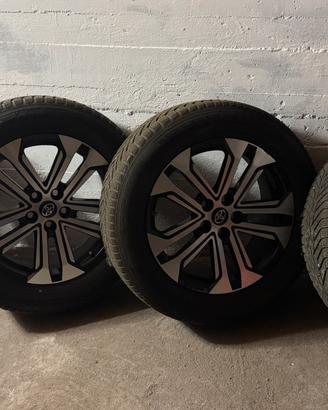 Cerchi e gomme rav 4