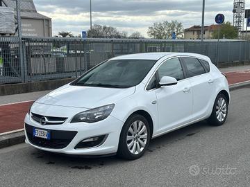 Opel Astra 1.4 Turbo 140CV Sports Tourer GPL Tech 