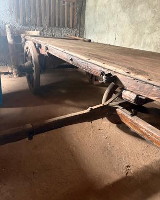 Antico carro agricolo d’epoca originale in legno