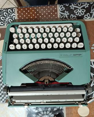 macchina da scrivere olivetti