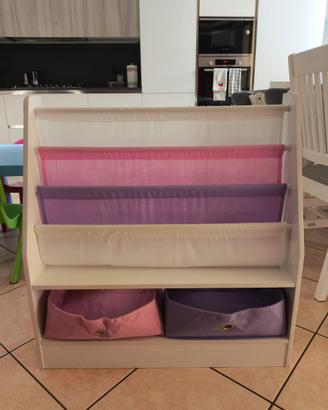 Libreria per bambine Montessori