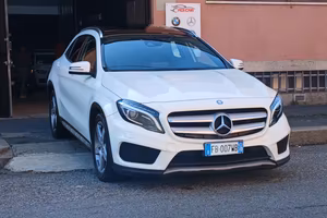 MERCEDES-BENZ GLA 200 d Automatic 4Matic Sport