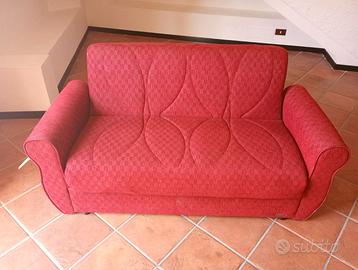 Divano con cassettone