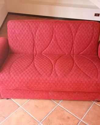 Divano con cassettone