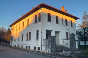 Casa indipendente di 485 m² con più di 5 locali e 