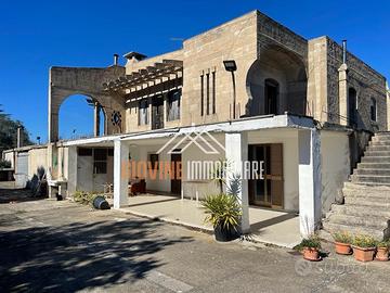 Villa su due livelli, ampie dimensioni