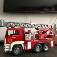 Bruder camion dei pompieri man TGA